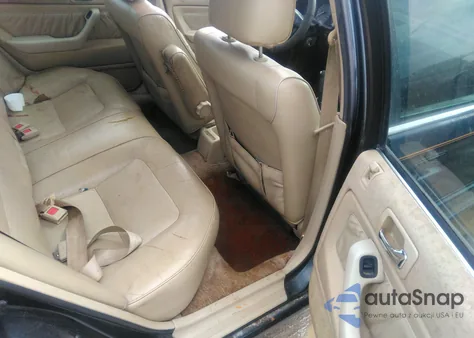 1993 Honda Accord Se from USA, damaged, VIN JHMCB7686PC030883